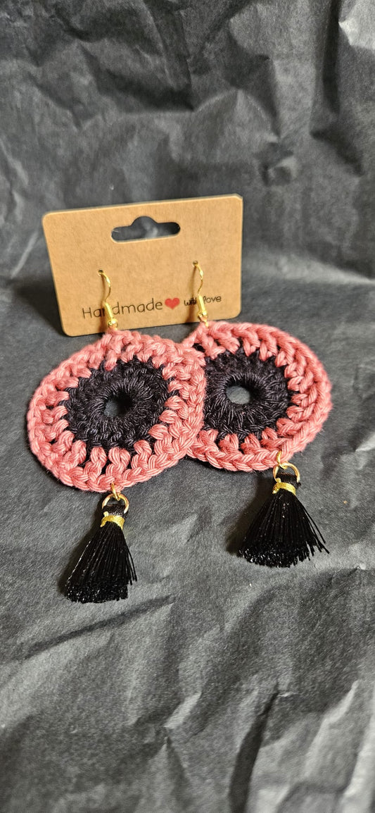 Ohrringe (Modeschmuck) selbstgehäkelt schwarz/dark old rose