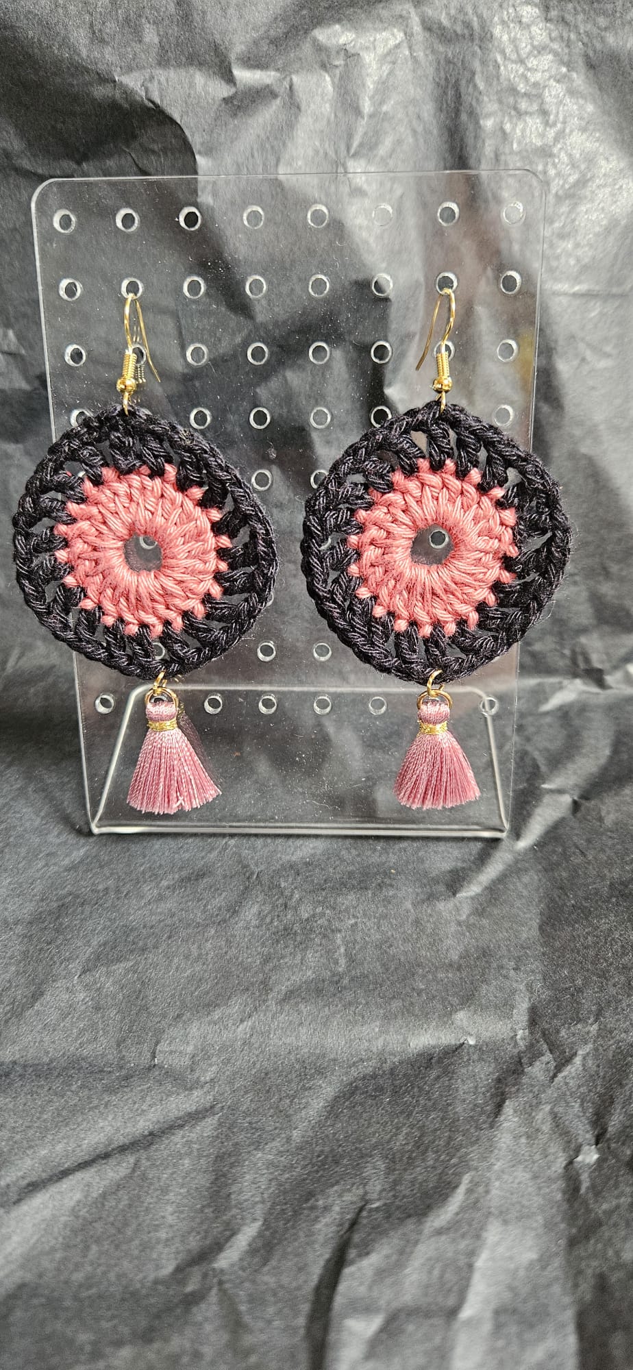 Ohrringe (Modeschmuck) selbstgehäkelt schwarz/dark old rose